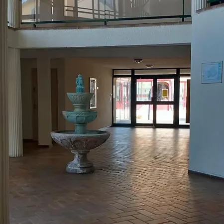 Appartement T2 Climatisé, 100m De La - Le Laurier