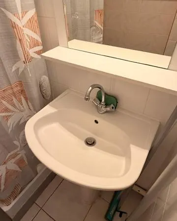 Appartement T2 Climatisé, 100m De La - Le Laurier *